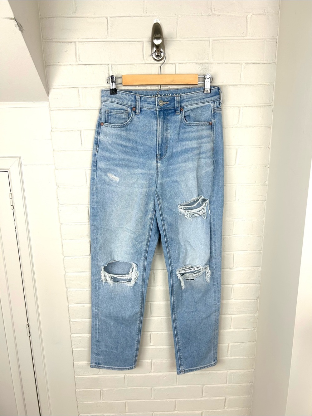 American Eagle Distressed Light Wash Mom Straight Jeans Size 4